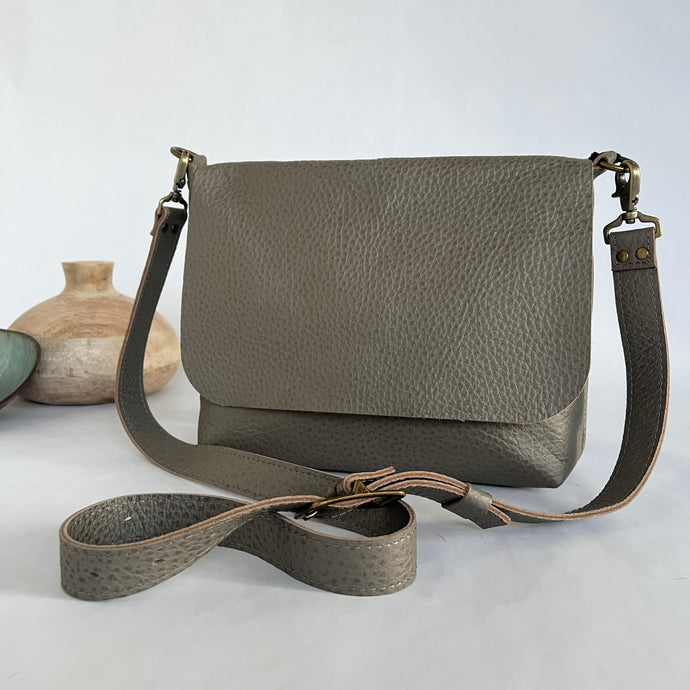 Jane Leather Messenger Bag with Crossbody Strap | Grey Pebble