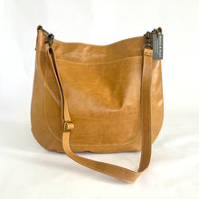 Load image into Gallery viewer, Uma Leather Crossbody Bag